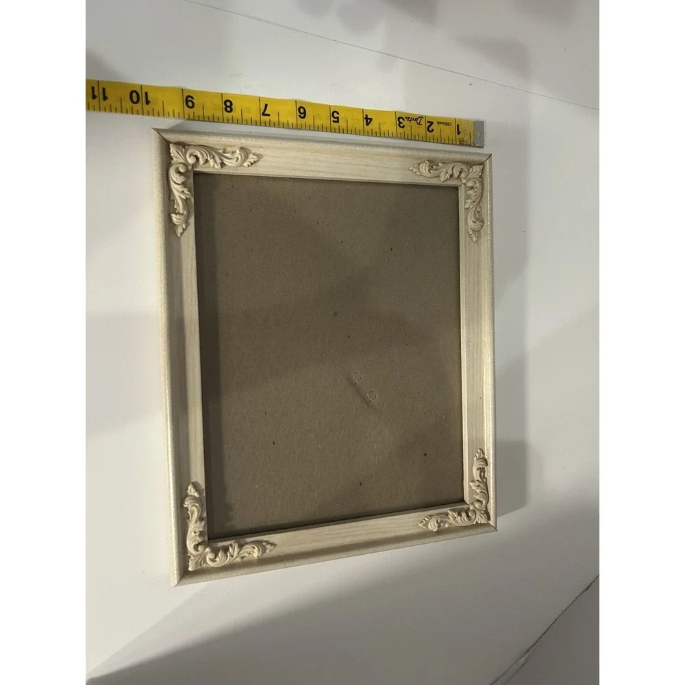 VTG Ivory Resin Scrollwork Corner 8x10 Standing Picture Frame Shabby Chic Ornate